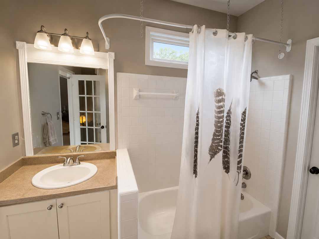 Berne St Master Bath New